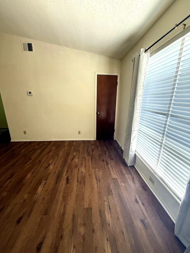 Foto del edificio - 603 Flournoy Dr