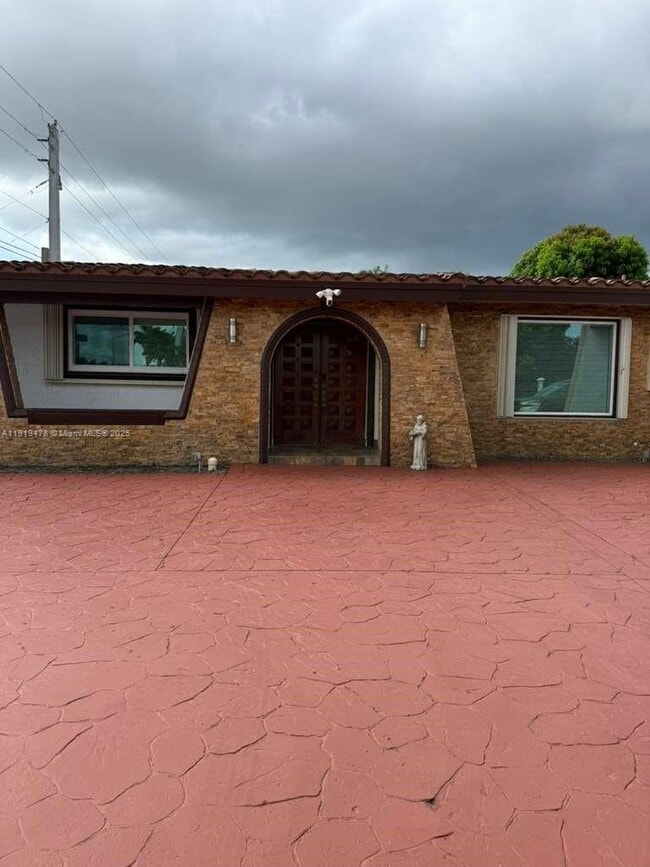 Foto del edificio - 8700 SW 19th Terrace