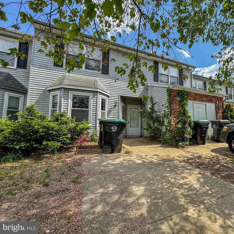 Primary Photo - 38 Hopewell Ln