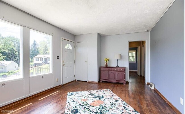 Building Photo - 3 br, 1 bath House - 6326 Spaulding St