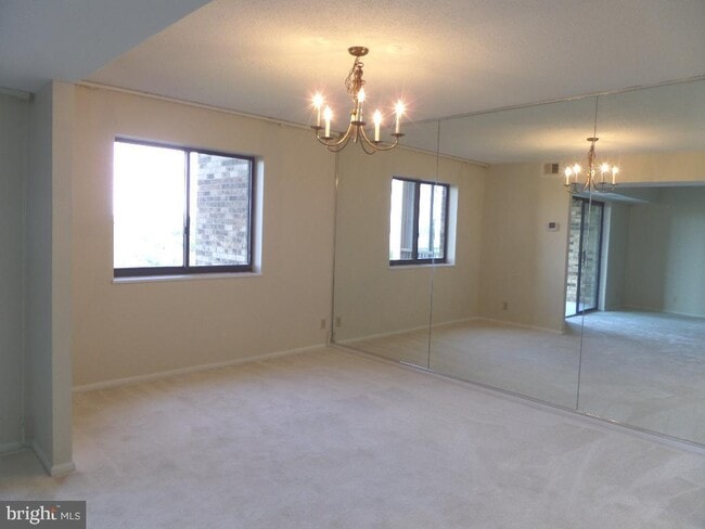 Building Photo - 5904 Mt Eagle Dr