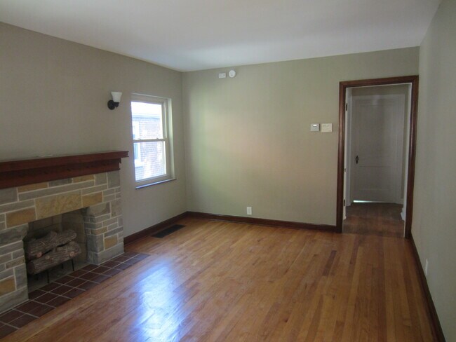 Foto del edificio - Updated 3 Bed 2 Bath Home