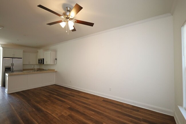 Building Photo - 2304 Mimosa Dr