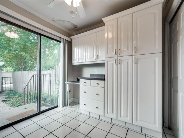 Foto del edificio - 3129 Mockingbird Ln