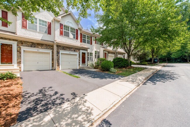 Building Photo - 175 Mountain View Dr