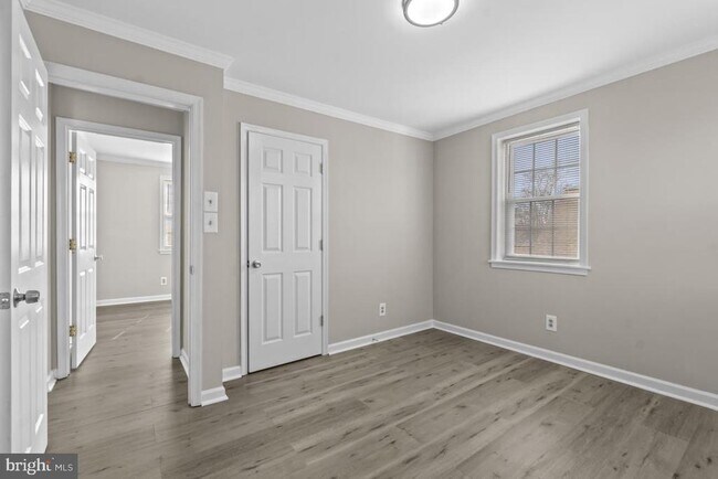 Building Photo - 2528 Wendover Rd