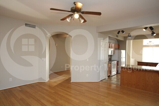 Building Photo - 1542 E Stanford Ave