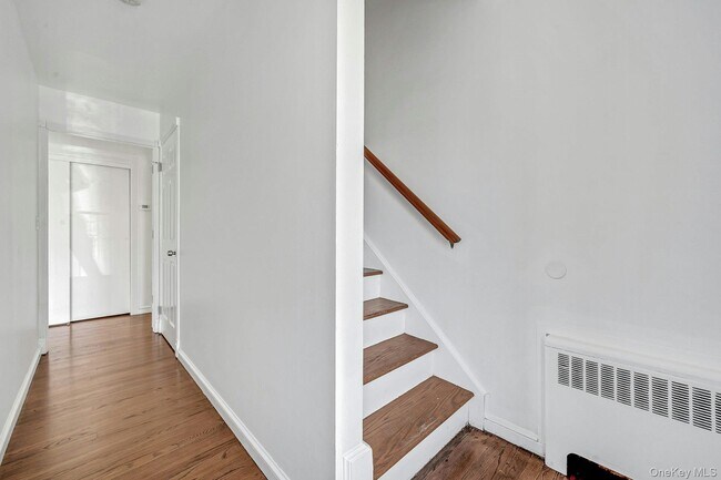 Building Photo - 105 Bradford St