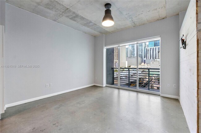 Foto del edificio - 133 NE 2nd Ave