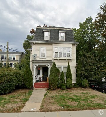 Building Photo - 13 Sparhawk St