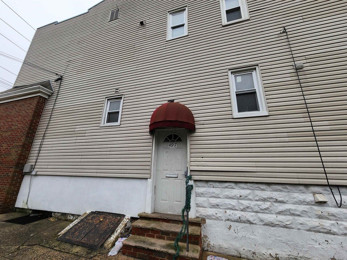 Primary Photo - 497 Avenue A