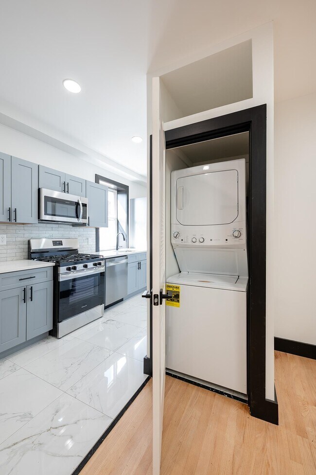 Foto del edificio - 391 CENTRAL Ave