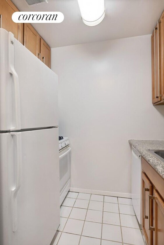 Foto del edificio - 350 W 50th St