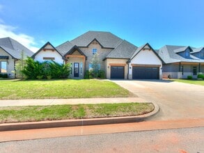 Building Photo - 13120 Island Dr