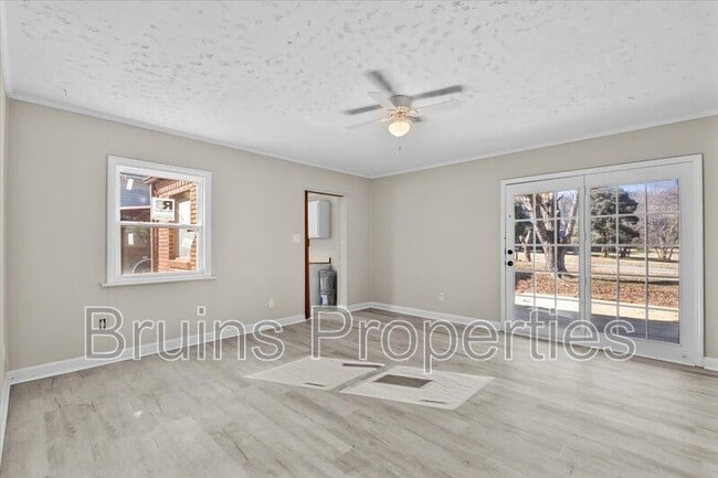 Building Photo - 3134 Dillon Rd