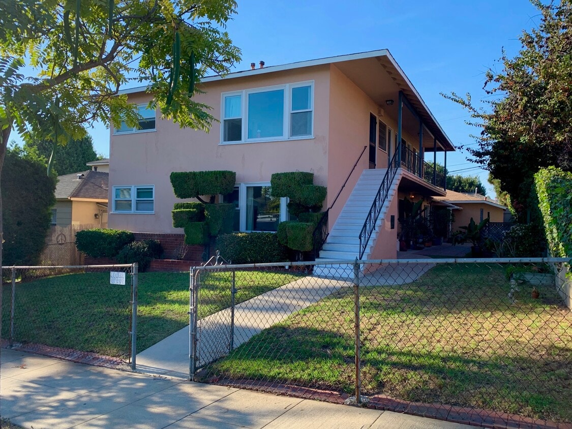 Front View - 833 Cedar St
