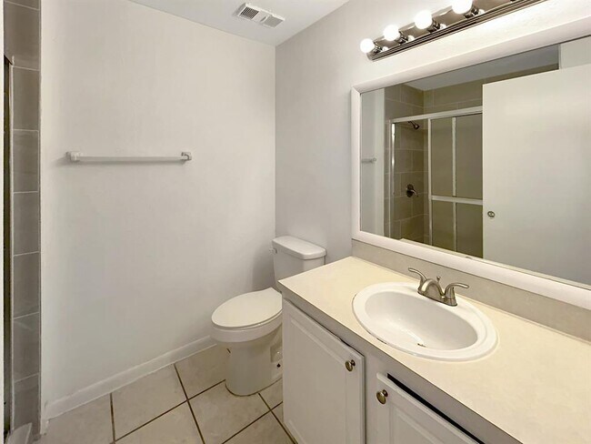 Foto del edificio - 2421 NW 96th Ter