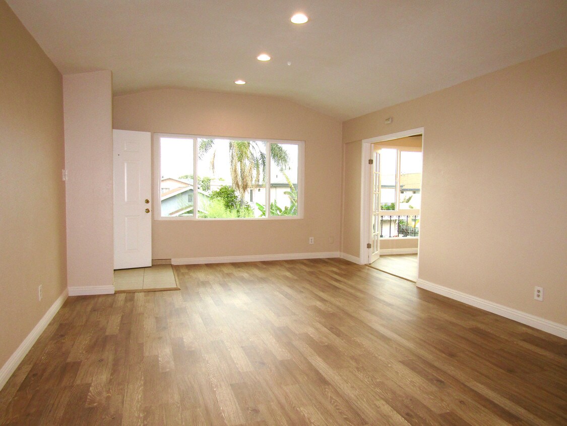 Primary Photo - 1400 Rose Ave