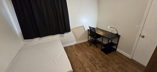 Foto del edificio - 303 Smith Level Rd