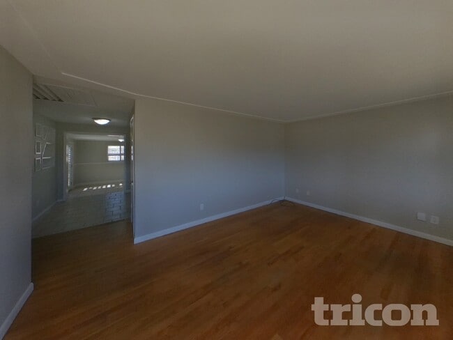 Building Photo - 915 S Tyler Ave