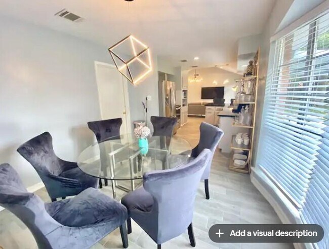 Building Photo - 10831 Vanderford Dr