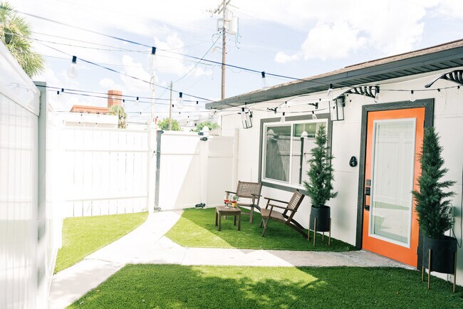 Foto del edificio - 2402 W Cypress St