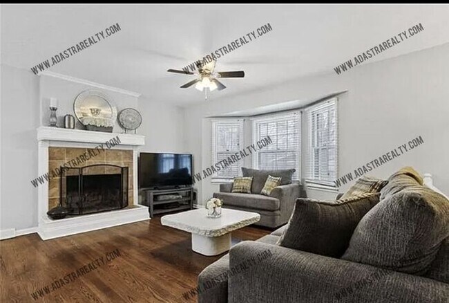 Building Photo - Beautiful 3 Bed/3 BATH in Overland Park-Av...
