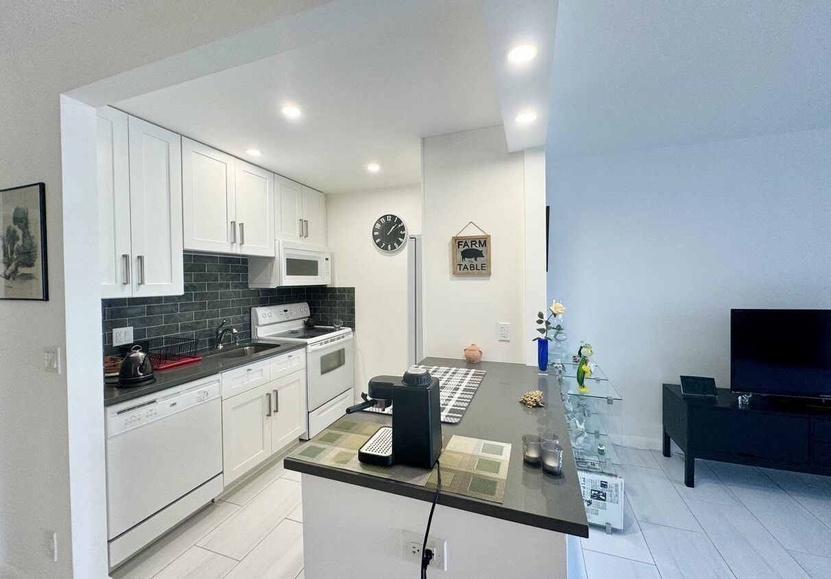 Foto principal - 4501 S Ocean Blvd