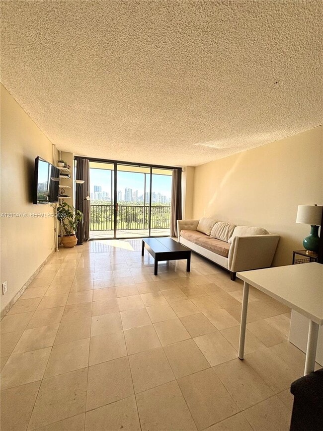 Building Photo - 20301 W Country Club Dr