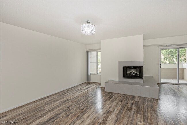 Foto del edificio - 26101 Village Ln