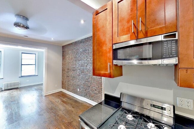 Foto del edificio - 382 E 10th St