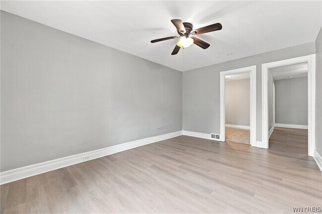 Building Photo - 55 Vernon Pl