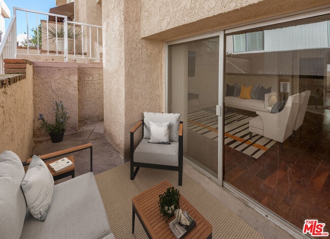 Foto del edificio - 5139 Balboa Blvd