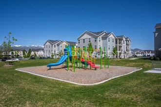 Building Photo - 1128 S 820 E
