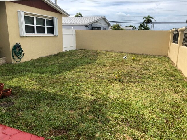 Foto del edificio - 909 17th Ter