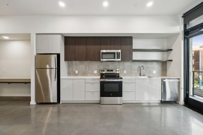 Interior Photo - 23 Broadway