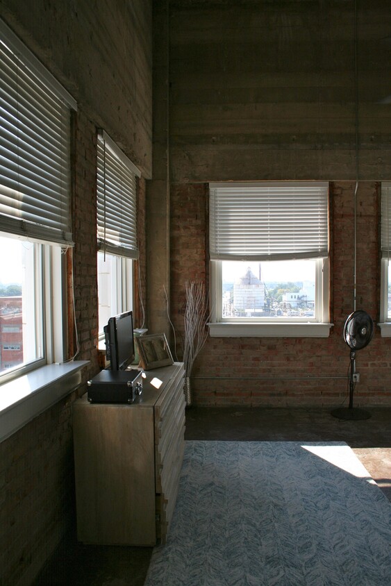 Building Photo - Praetorian Building