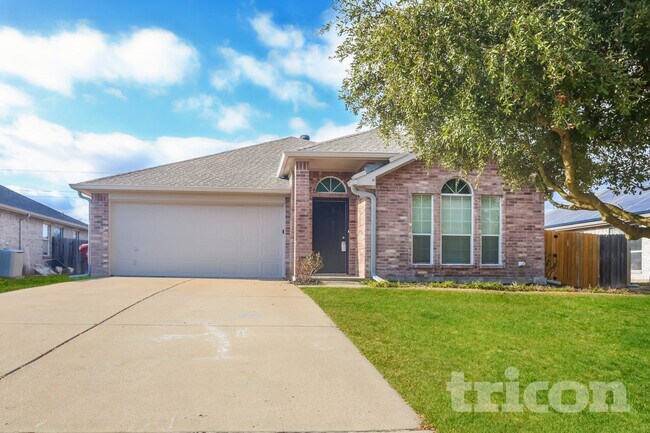 Foto del edificio - 413 Rustic Grove Ln