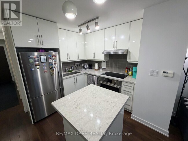 Photo du bâtiment - 1 The Esplanade