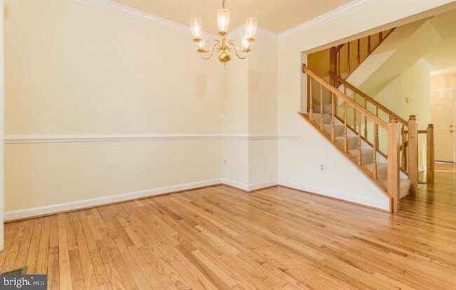 Building Photo - 3722 Farmland Dr