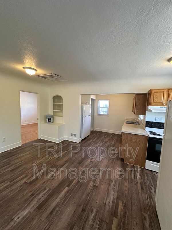Foto del edificio - 814 W 20th St