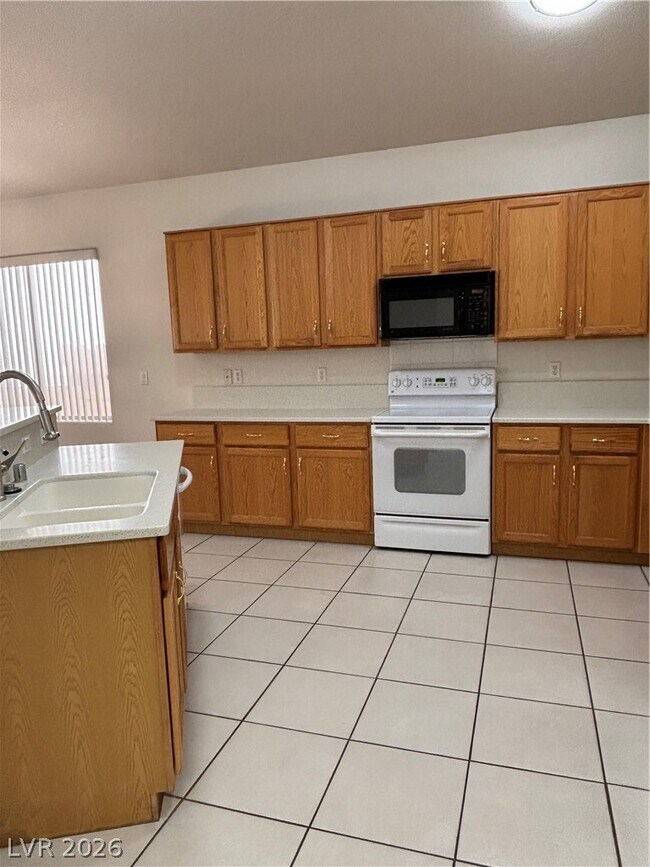 Foto del edificio - 1601 Tranquil Meadows Ln