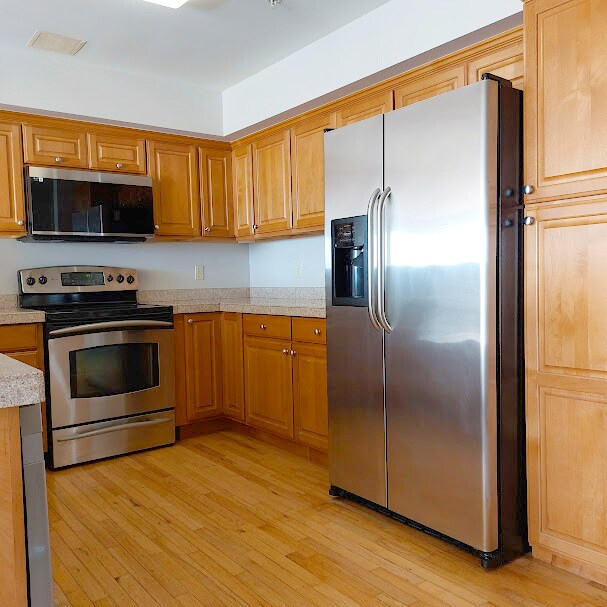 Kitchen - 3201 Pacific Ave