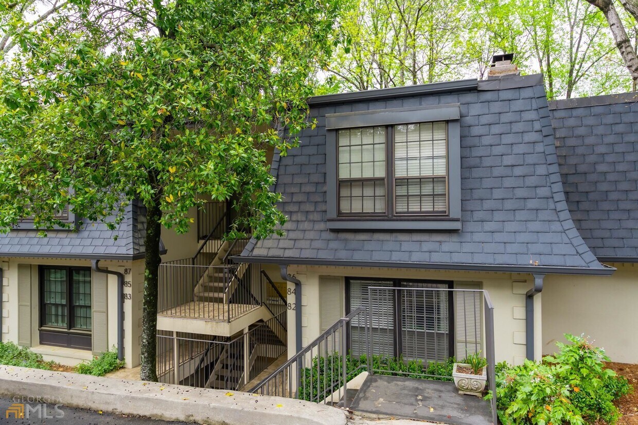 Primary Photo - 83 La Rue Pl NW