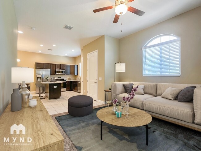 Foto del edificio - 1367 S Country Club Dr