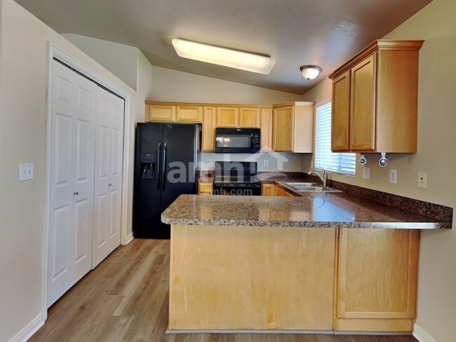 Building Photo - 2872 W 2075 S