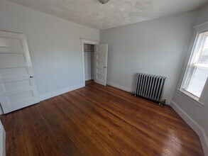 Building Photo - 156 Talbot Ave
