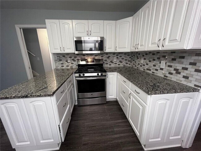 Foto del edificio - 4016 Elmscourt Dr