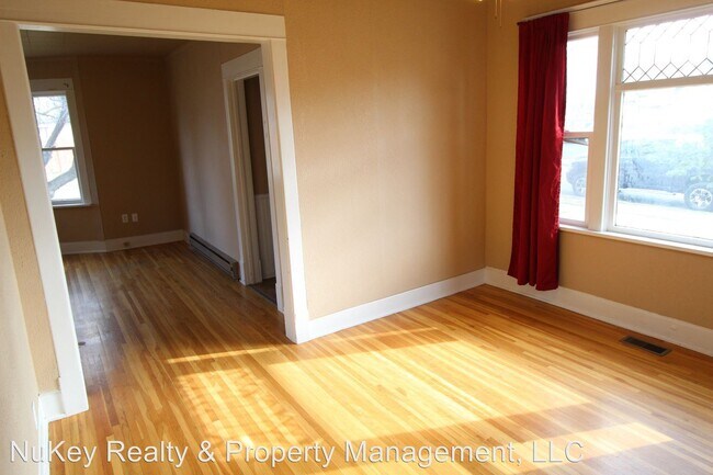 Building Photo - 3 br, 2 bath House - 1129 E. Wabash Ave.