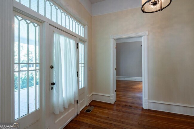 Foto del edificio - 765 Woodland Ave SE